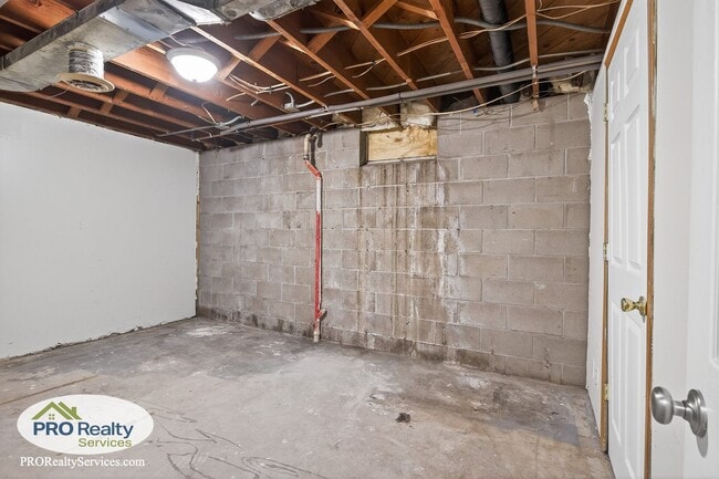 Building Photo - 3 Bedroom Home **50% off January's Rent with a January 2026 Move In**