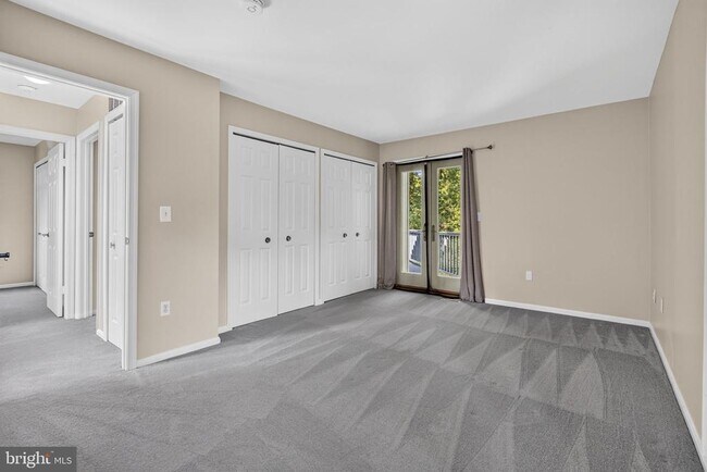 Building Photo - 6 Youngs Farm Ct