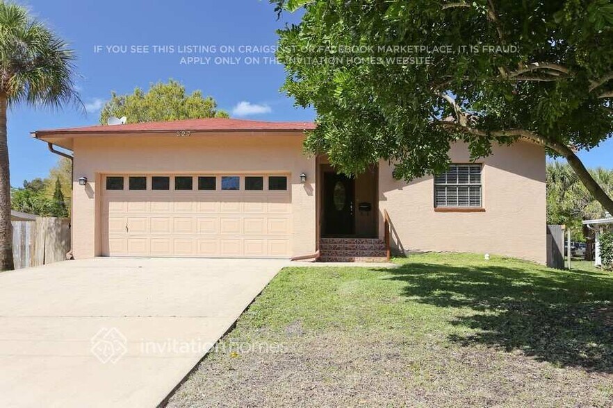 Primary Photo - 327 80th Ave NE