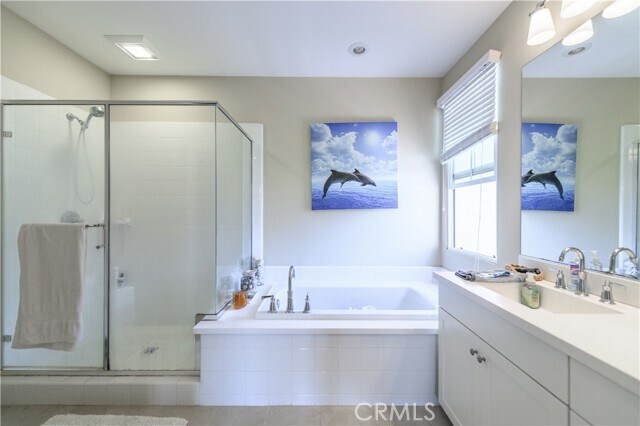 Building Photo - 112 Crescent Moon