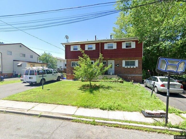 Building Photo - 6 Dunlop Dr