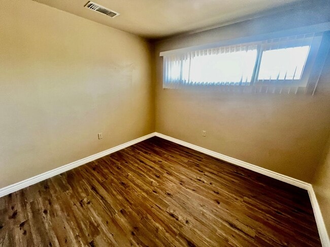 Building Photo - 6370-6370 Tamarisk Ave