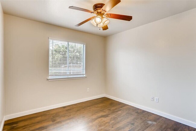 Building Photo - 1700 Anise Dr