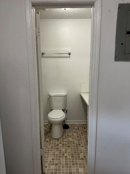 Building Photo - 1923 Norwood St SW