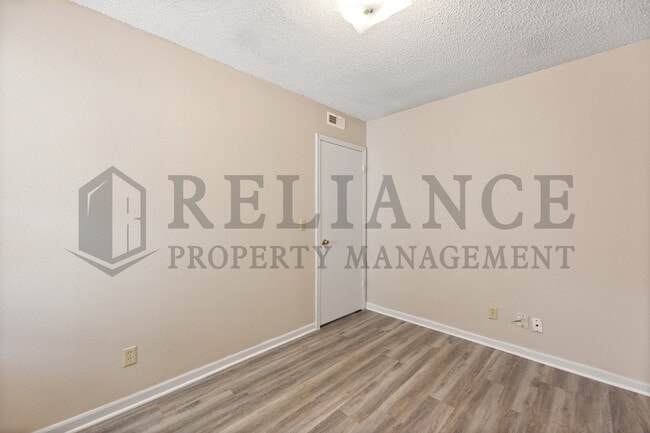 Building Photo - 1753 N Woodrow Ct