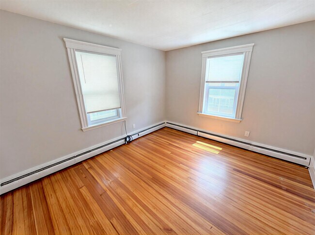 Building Photo - 8 Arthur St