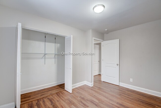 Building Photo - 576 S New Jersey St