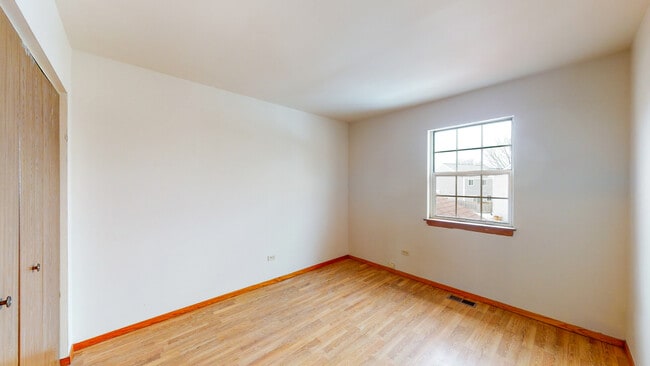 Building Photo - 468 Minnesota Cir