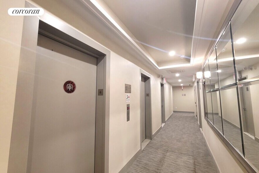 Building Photo - 45 W 81st St