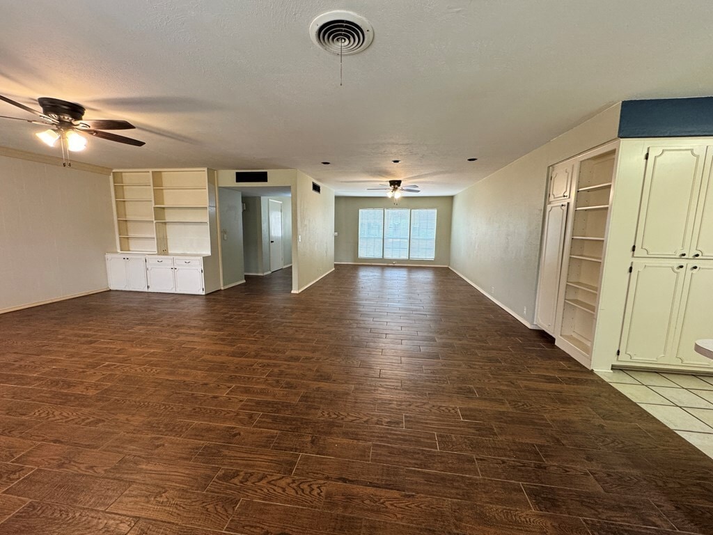 Building Photo - 2110 Westbrook Ave