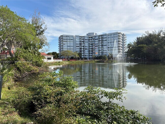 Building Photo - 1200 NE Miami Gardens Dr