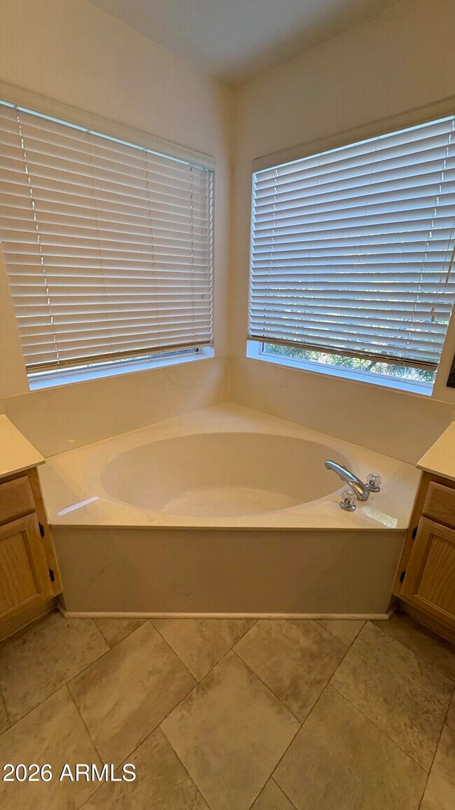 Building Photo - 19632 N 73rd Ave