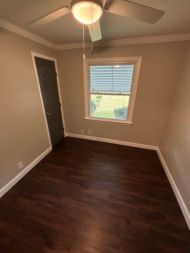 Building Photo - Charming 4-Bedroom Home in a Prime Locatio...