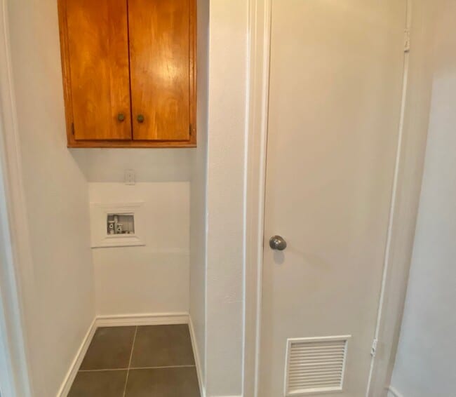 Building Photo - Newly remodeled home now available -