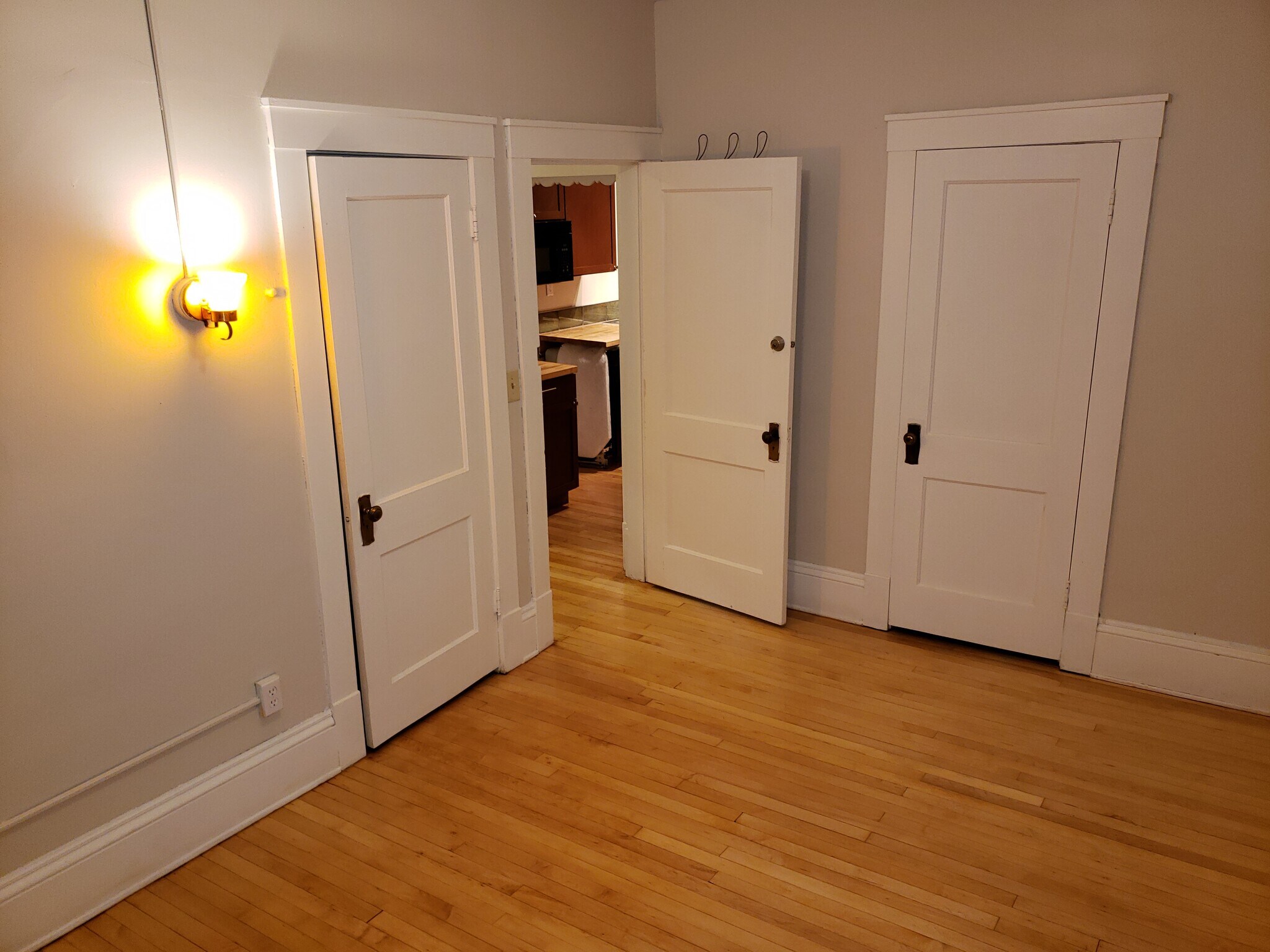 Building Photo - 417 5th Ave SE