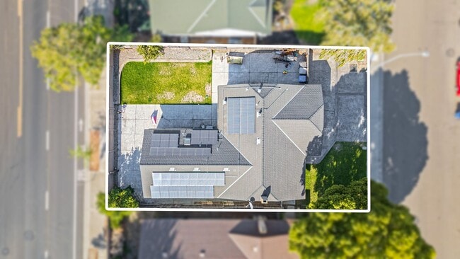 Building Photo - 644 Swallow Dr