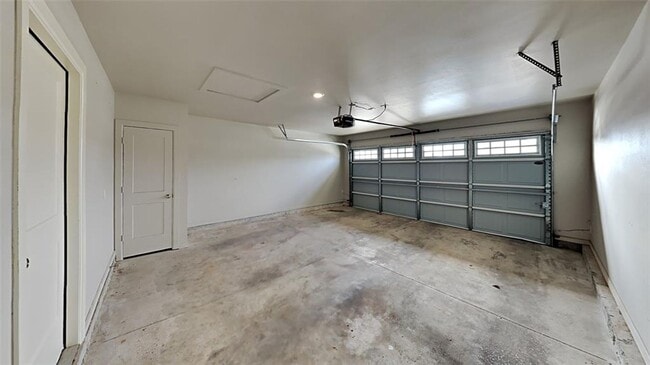 Building Photo - 2 Bedroom 2 Bath Duplex Close To Tinker AFB