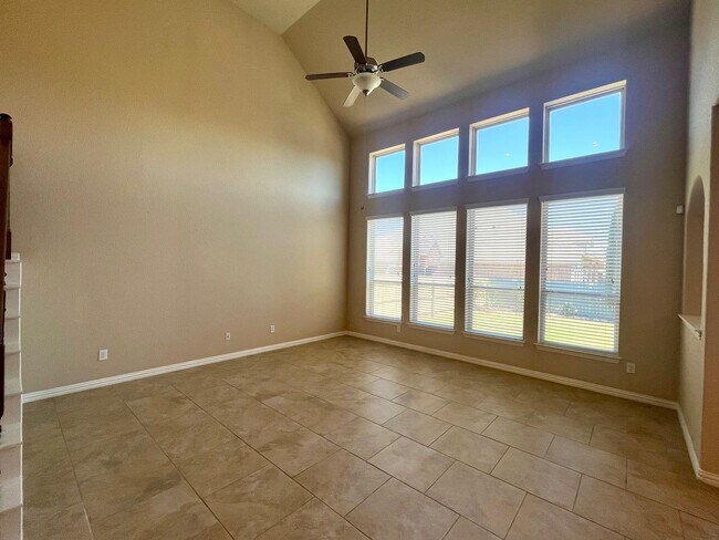 Building Photo - 8630 Sierra Sky