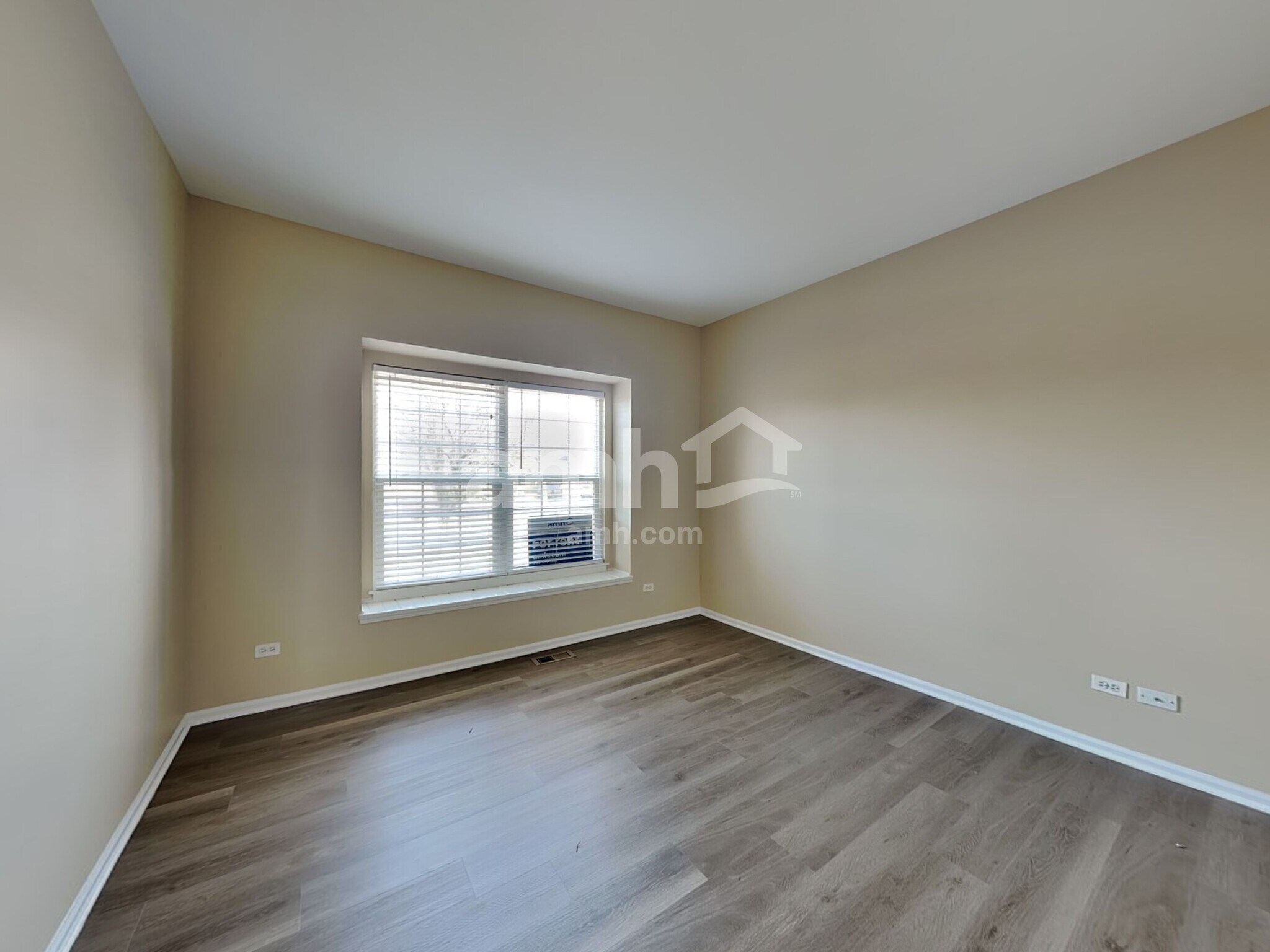 Building Photo - 23009 Birch Ct