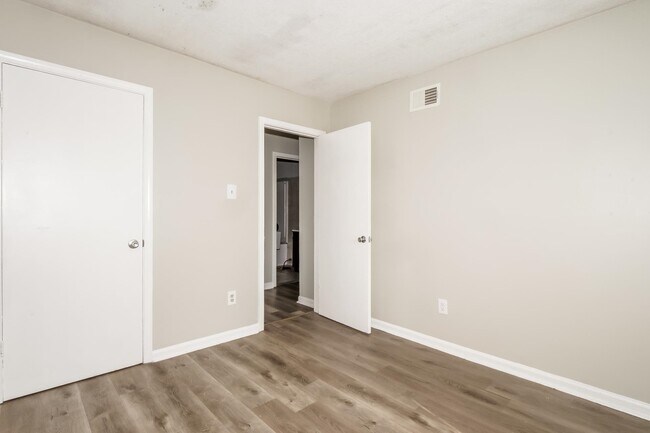 Building Photo - 5120 Breckenwood Dr