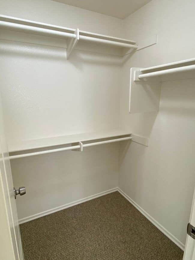 Building Photo - Beautiful 3 Bedrooms in Granite Hills