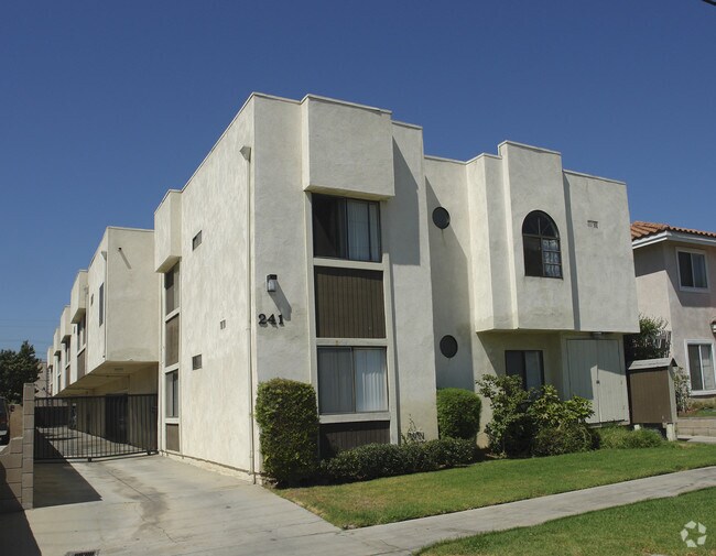 Primary Photo - 241 S Del Mar Ave