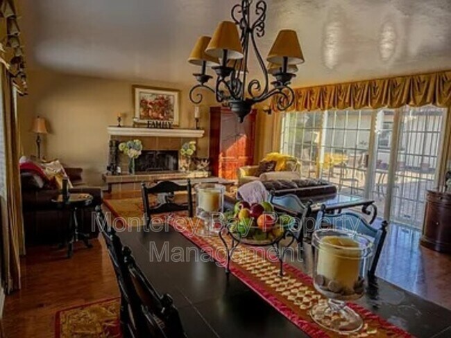 Building Photo - 1976 Grandview St