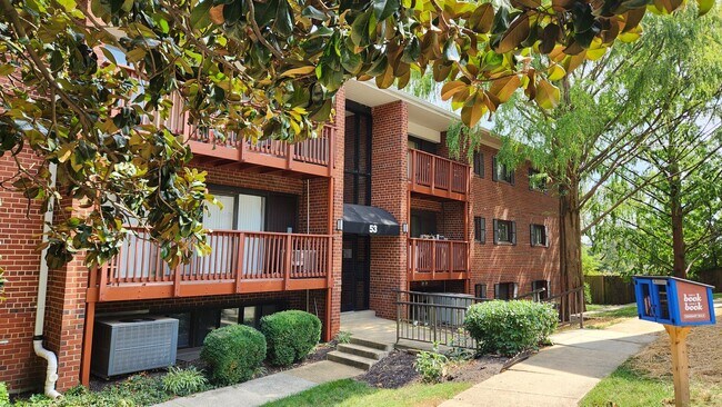 Primary Photo - Completely Remodeled 2/2 Condo