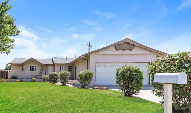 Building Photo - 2815 St Elmo Dr