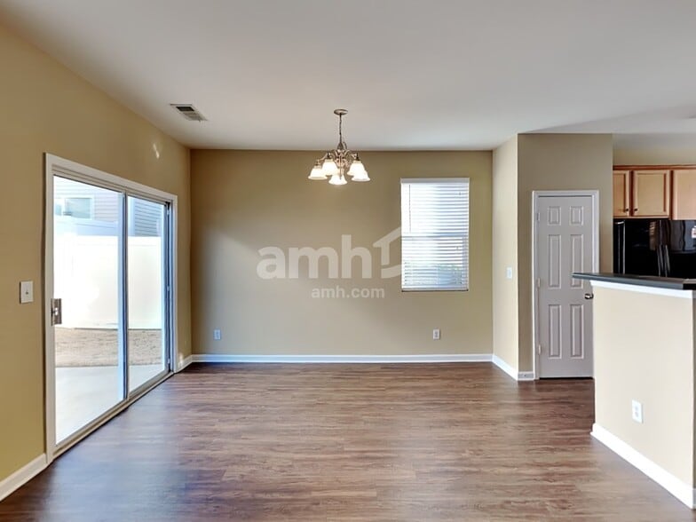 Building Photo - 3939 Cutler Donahoe Way