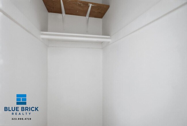 Building Photo - 5642 Laurel Canyon Blvd