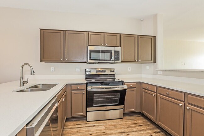 Building Photo - 12901 W Ash St