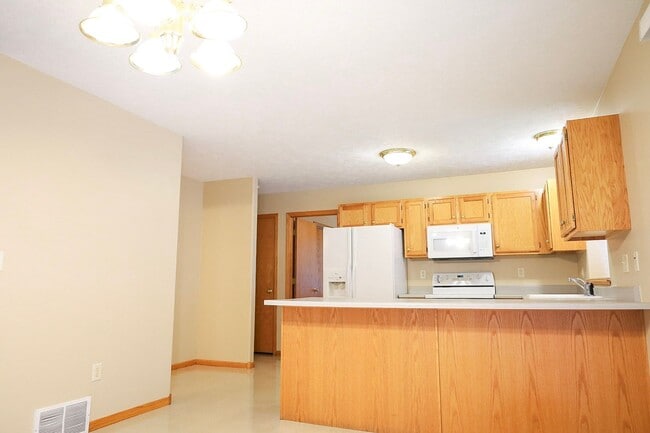 Building Photo - 2430 N Howard Ave
