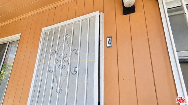 Building Photo - 419 La Colina Dr