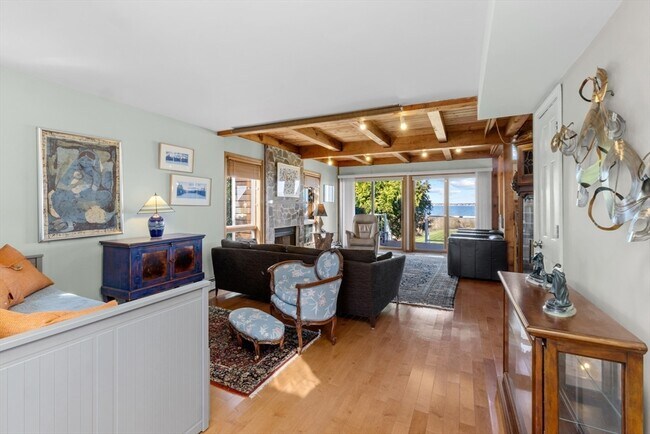 Building Photo - 2 Windward Way