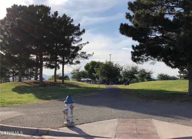 Building Photo - 10604 Springwood Dr