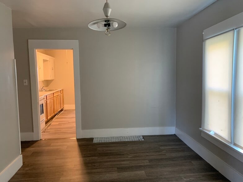 Building Photo - 1329 Auld St