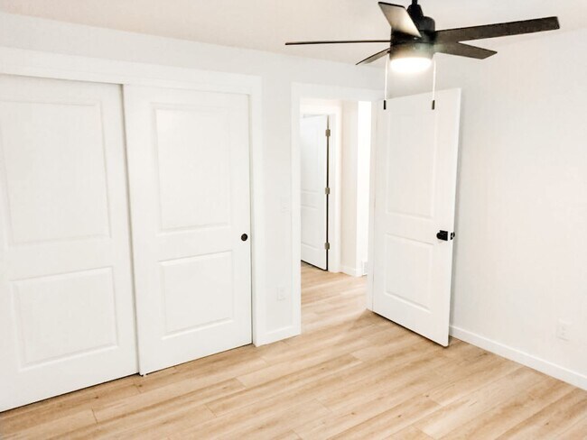 Building Photo - Gorgeous newly remodeled one 2 bedroom one bath condo