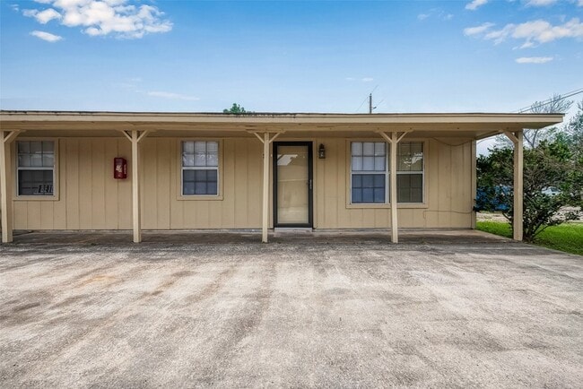 Primary Photo - 8430 Round Rock Dr