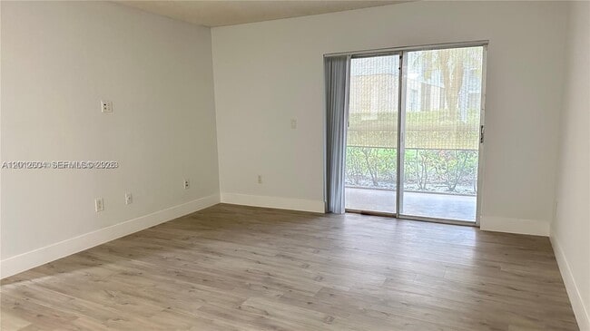 Building Photo - 1243 SW 46th Ave