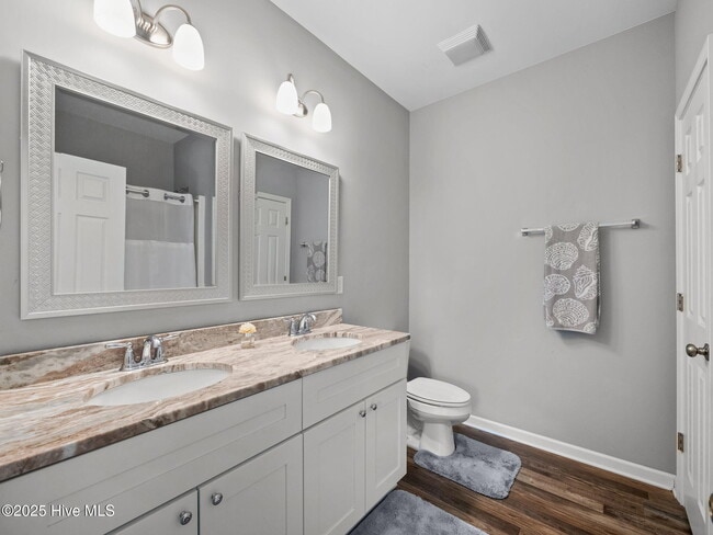 Building Photo - 512 Hazelwood Dr