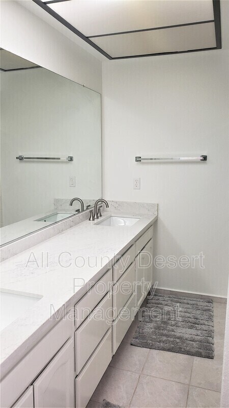 Building Photo - 1675 N Fairway Cir E