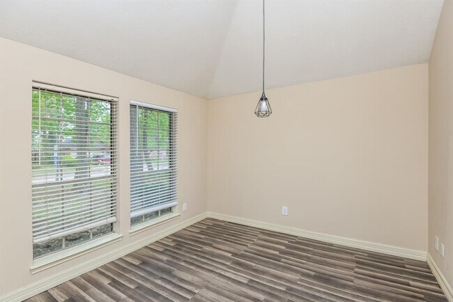 Building Photo - 18626 Droitwich Dr