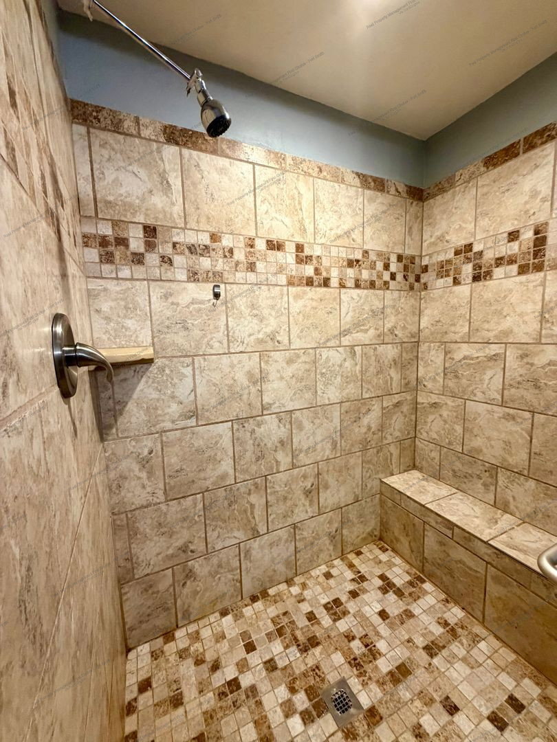Building Photo - 602 Azure Hills Dr