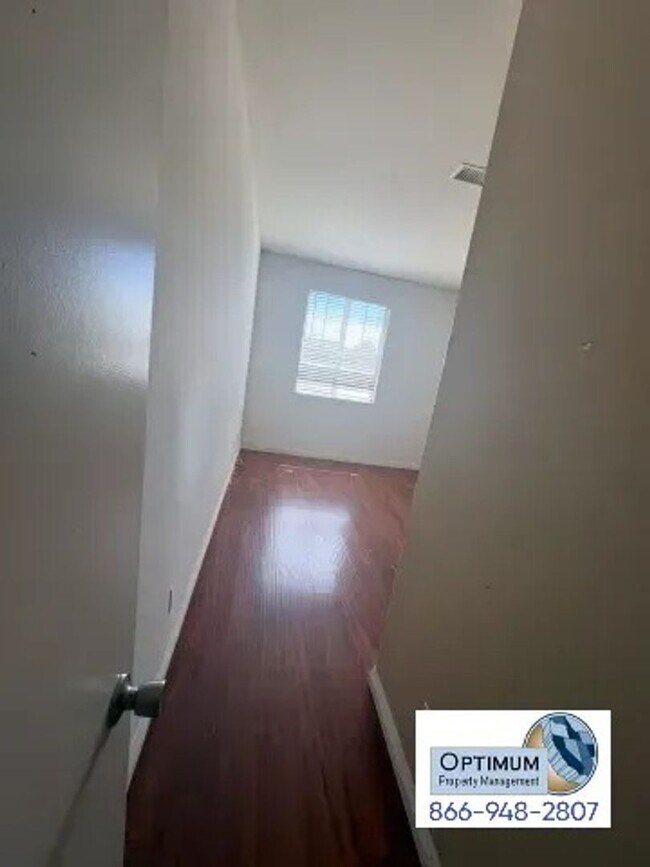Building Photo - 12654 Meadow St