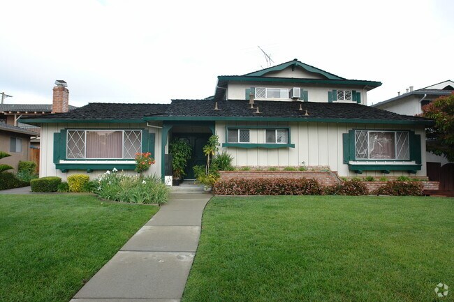 Building Photo - 1355 Saratoga Ave