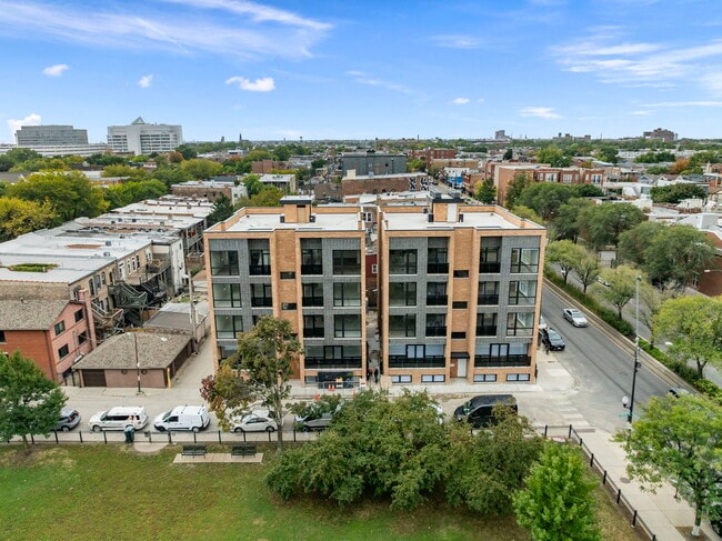 Building Photo - 2351 W Flournoy St
