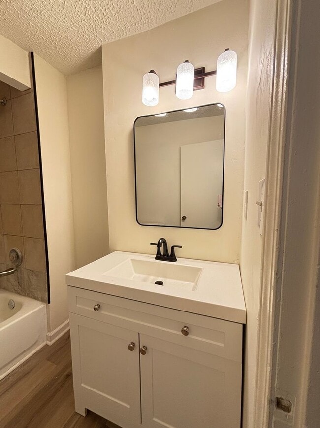 Building Photo - Cute ranch layout 3 bedroom 1 bath home in Hiram!