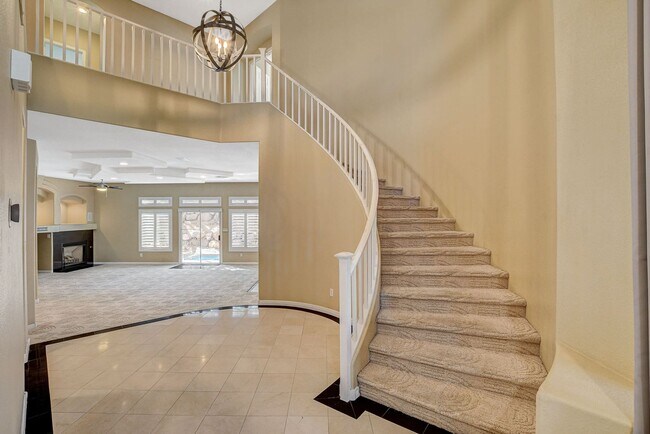 Building Photo - 5 BDR/ 4.5 BTH, Triple Master Home including pool & spa!