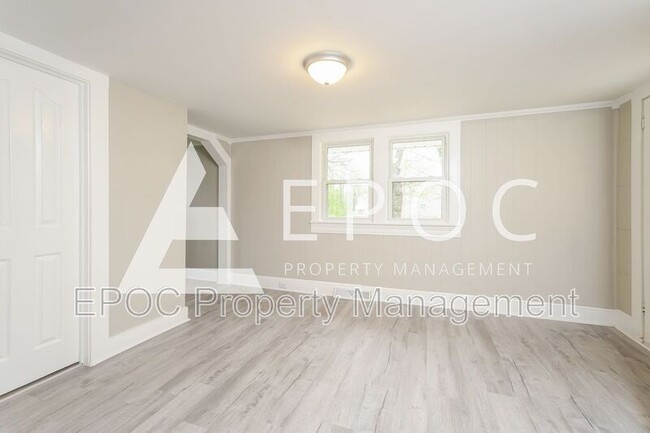 Building Photo - 2409 Waterbury St
